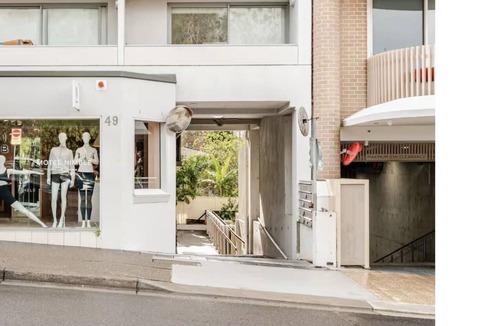Bondi Beach Apartment | Bondi Beach Studio | Queen Bed, Full Kitchen & AC