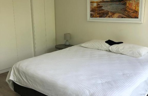 Bondi Apartment | Bondi Beach Studio King Suite + Balcony