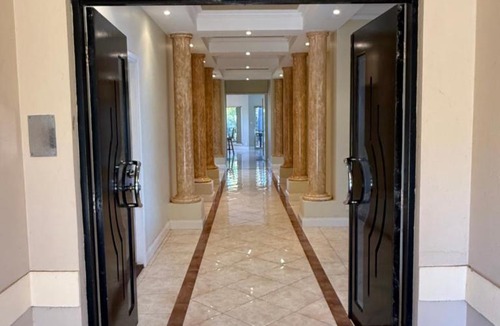 Baldivis Villa | Bonneys Water Ski Park Lake House
