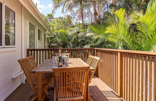 Blueys Beach House | Boo's Place - Beautiful spacious pet friendly home a short walk from Blueys Beach