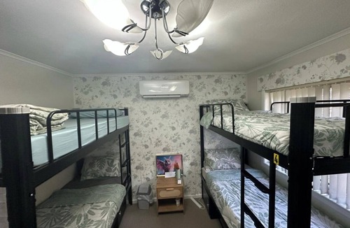 Ashcroft Hostel | Book a bed in 6 beds mixed dormitory.