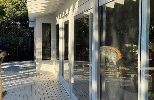 Boomerang Beach House | "Boomerang House" - absolute beachfront with private beach access