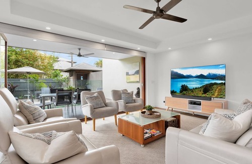 Noosaville Apartment | Bora Blue is a beautifully appointed apartment close to river