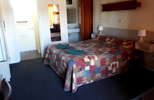 Tatiara Hotel | Bordertown Motel