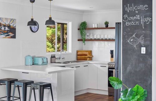 Copacabana House | "Boronia Beach House" - Amazing Ocean Views