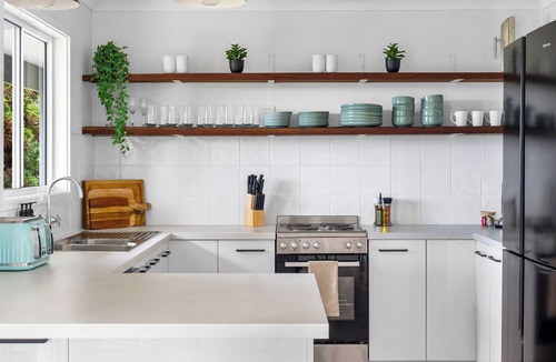 Copacabana House | "Boronia Beach House" - Amazing Ocean Views