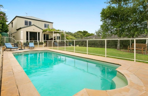 Sorrento House | Boroondara Getaway 700m to Sorrento Shops 900m to Beach