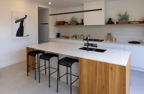 Kyneton House | BOTANICA HOUSE - YOUR KYNETON OASIS