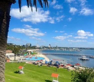 Geelong House | Botanical Gardens City Cottage