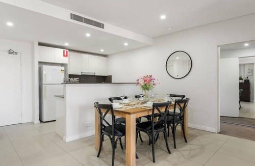 Botany Apartment | Botany Urban Oasis | 3BR | Parking | Famliy