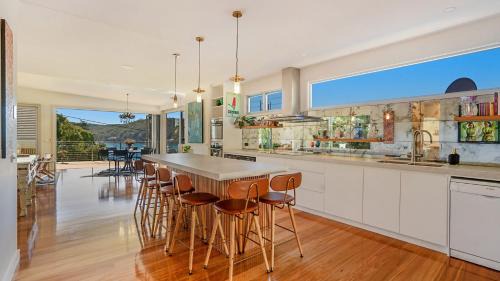 Hardys Bay House | 'Bouddi Galing' by HolidayCo