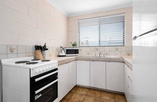 Victory Heights House | Boulder 3-bed, parking, garden. Ideal for hikers. Kalgoorlie Airport 1 km.