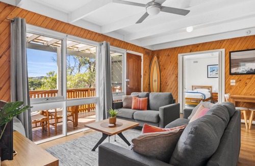 Jan Juc House | Boulevard Beach House 500m to Surf Beach Pet Friendly