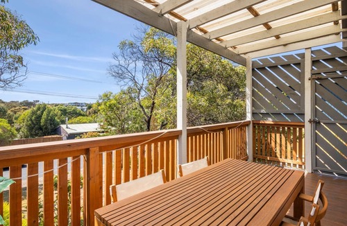 Jan Juc House | Boulevard Beach House 500m to Surf Beach Pet Friendly