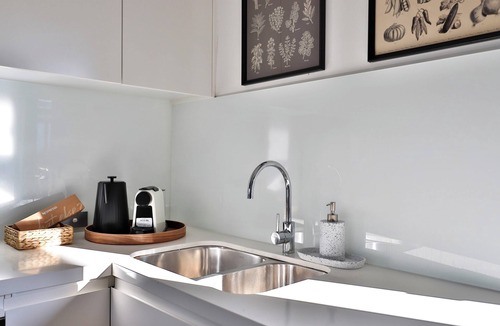 Ultimo Apartment | Boutique 2BR Penthouse - Split Level· View· Parking