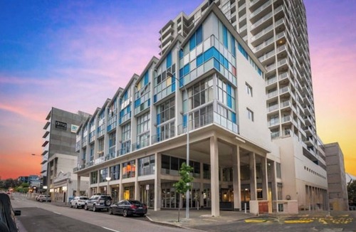 West Perth Apartment | Boutique and spacious apartment with stunning views in central CBD