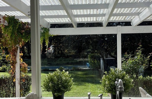Woodlands House | Boutique farm-stay in The Southern Highlands with pool. Family + pet friendly.