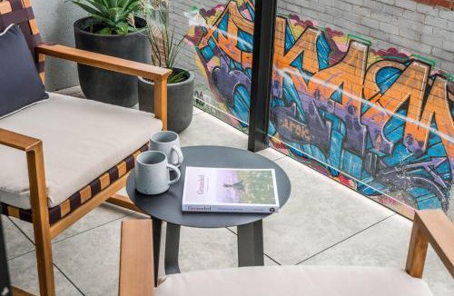 Glen Iris Apartment | Boutique Stays - Axel Apartments G02 The Faircroft