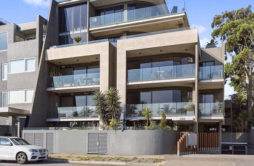 St Kilda West House | BOUTIQUE STAYS - Catani Gardens