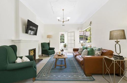 Malvern East Apartment | Boutique Stays - Frankies Place