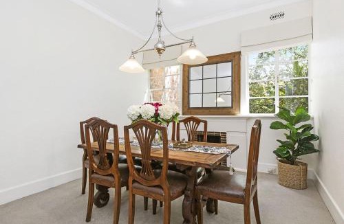 Malvern East Apartment | Boutique Stays - Frankies Place