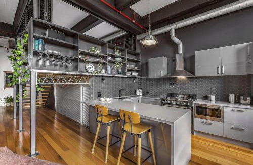 Fitzroy Apartment | Boutique Stays - Loft on Rose