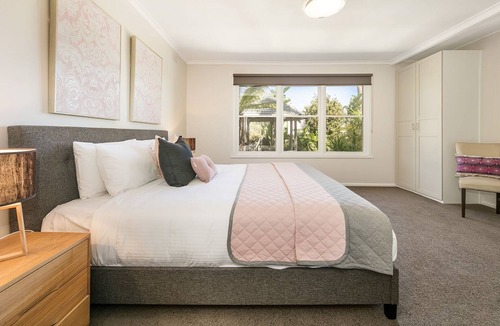 Sandringham House | BOUTIQUE STAYS - Sandy Breeze 1
