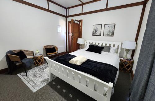 Sandy Bay House | Bowen Toft Villa- FIFO friendly Home-from-Home