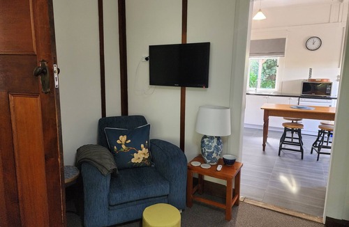 Sandy Bay House | Bowen Toft Villa- home-from-home (FIFO friendly)
