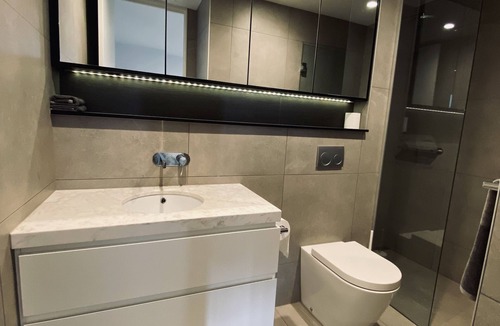 Box Hill Apartment | BoxHill Super2B2B Apt+XLBalcony WithView+FreeParking+Pool&Gym&Sauna