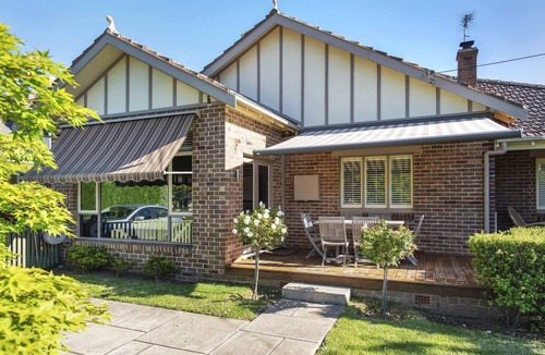 Bowral House | Bradman View | Bowral Garden and Fireplace Retreat
