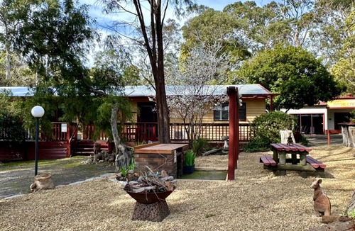 Halls Gap Cabin | Bradshaw House Self contained cabin 5