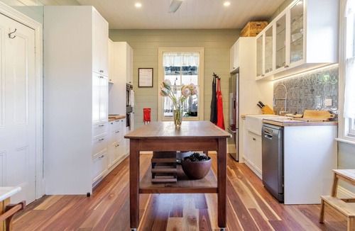 Candelo Cottage | BRAEMAR HOUSE | Historic Village Stay with Verandah Charm