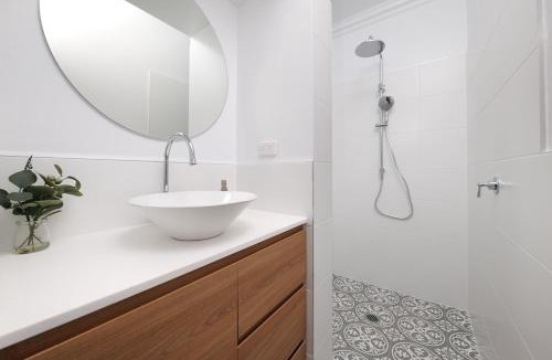 Albury House | Braidwood Cottage on Wood