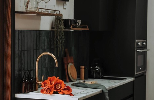 Hobart Central Business District House | Braithwaite Hobart, Chic Pied-a Terre with Fireplace & Outdoor Bath