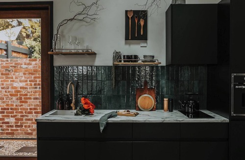 Hobart Central Business District House | Braithwaite Hobart, Chic Pied-a Terre with Fireplace & Outdoor Bath