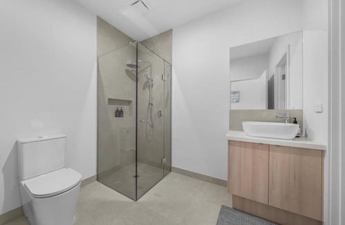 Mernda Bed & Breakfast | brand new entire house in Mernda