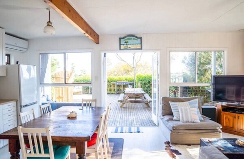 Breamlea House | BRE001 · Blissful Blue: Charming Beach Shack in Breamlea