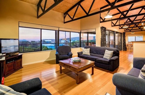 Gracetown House | Breakaway - Bay Views Games and Beach Bliss