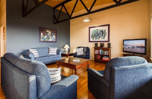 Gracetown House | Breakaway - Bay Views Games and Beach Bliss