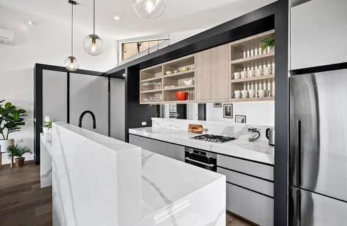 Lorne House | Breakers 4