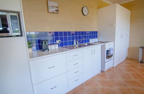 Goode Beach Apartment | Breaksea Escape - Garden Apartment