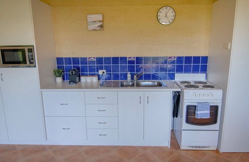 Goode Beach Apartment | Breaksea Escape - Garden Apartment