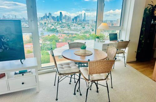Neutral Bay Apartment | Breathtaking Harbour Bridge & Harbour Views, Corner Apartment, Free Parking