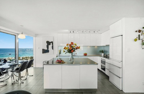 Scarborough Apartment | Breathtaking Oceanview Penthouse With Beach Access