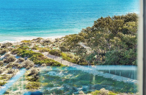 Scarborough Apartment | Breathtaking Oceanview Penthouse With Beach Access