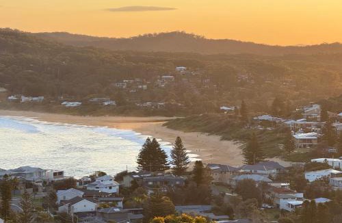 Copacabana House | Breathtaking views at Vista by the Sea