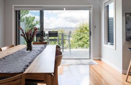 Trevallyn House | Breathtaking Views with Parking in Trevallyn