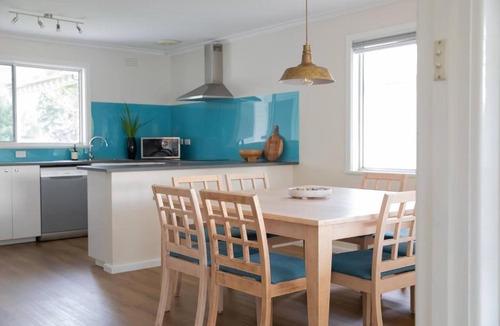 Ocean Grove House | Breezy Beach Shack Footsteps to Sand and Surf