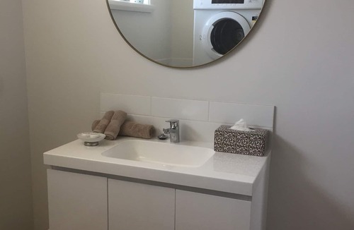 Bridport Apartment | Bridport Old Pier 2 bedroom apartments 1-3. Full kitchen Pet friendly on request
